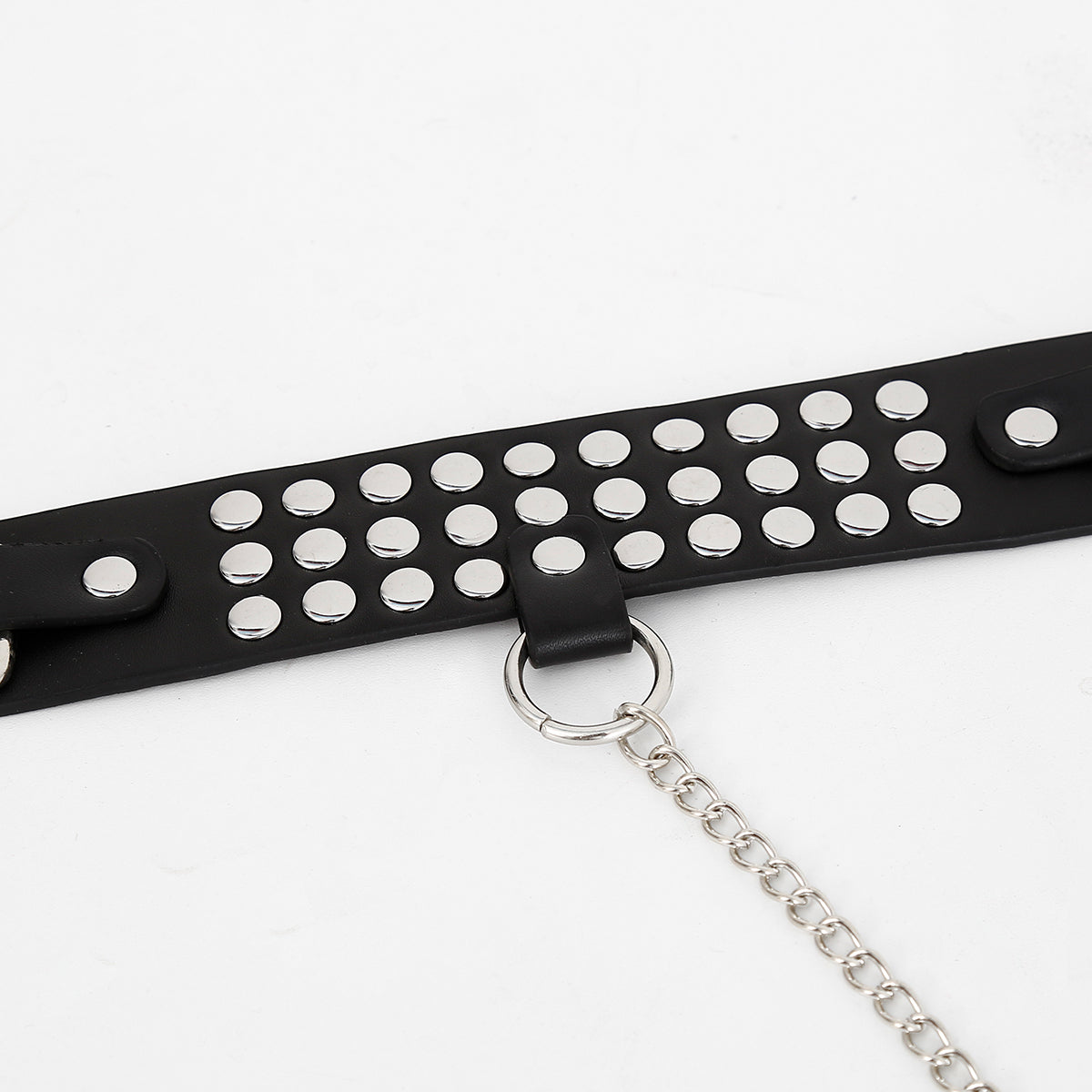 Hilaria -Halsband mit Nieten und Leine