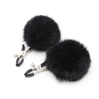 Faux Fur Ball Nippelklemmen in Schwarz