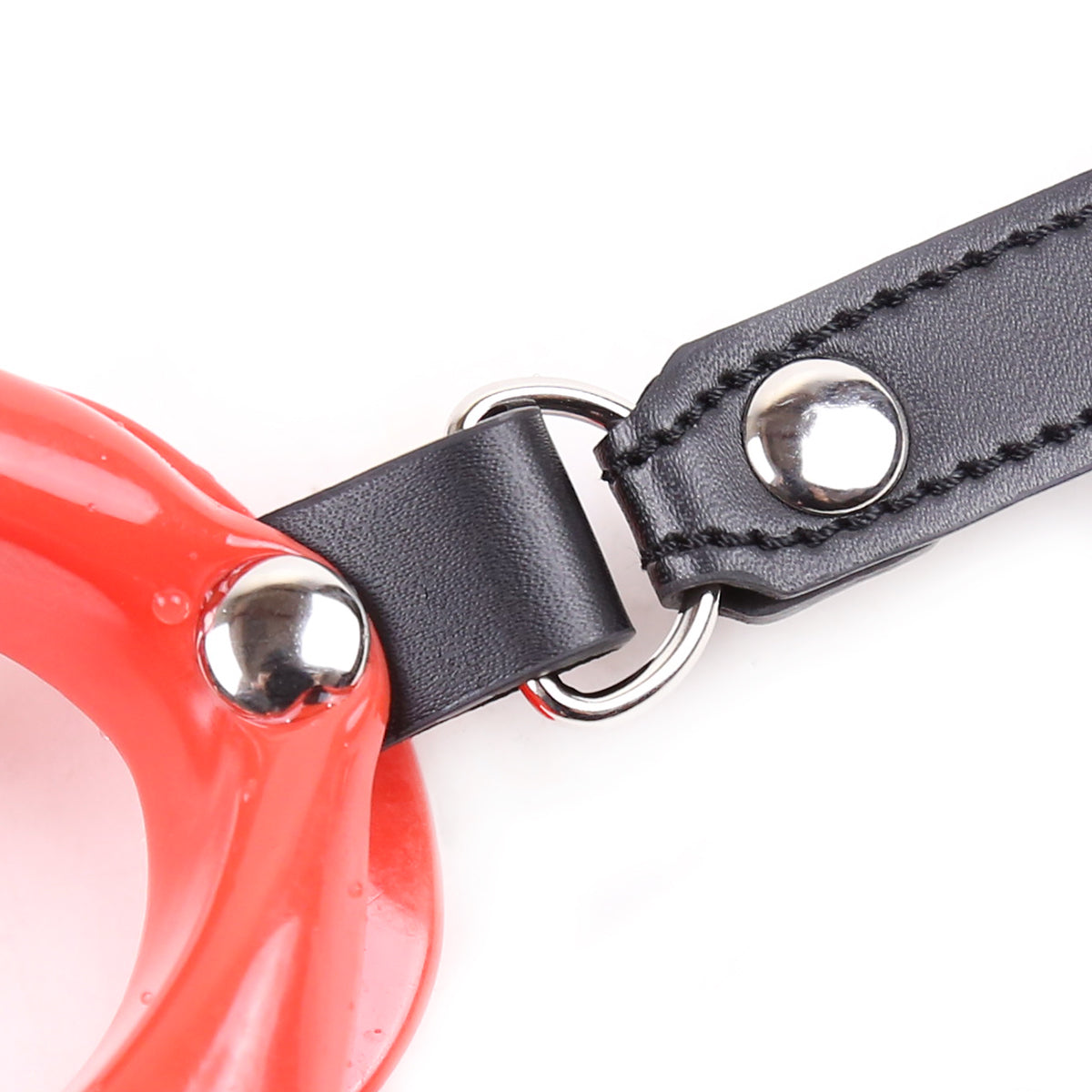 Elodie - Lippenknebel mit Pu Riemen